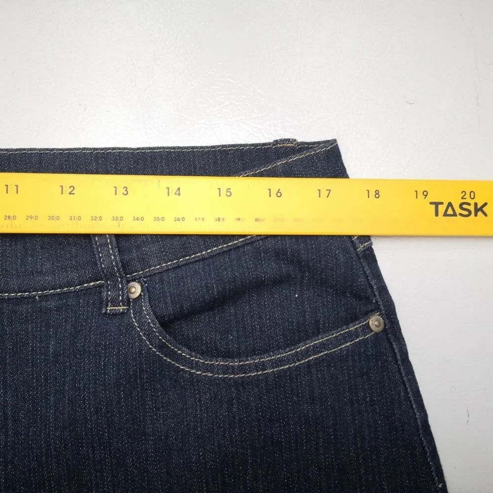 Simon Chang Denim Ladies Size 16 Dark Wash Straight Leg Blue Jeans - Picture 11 of 13